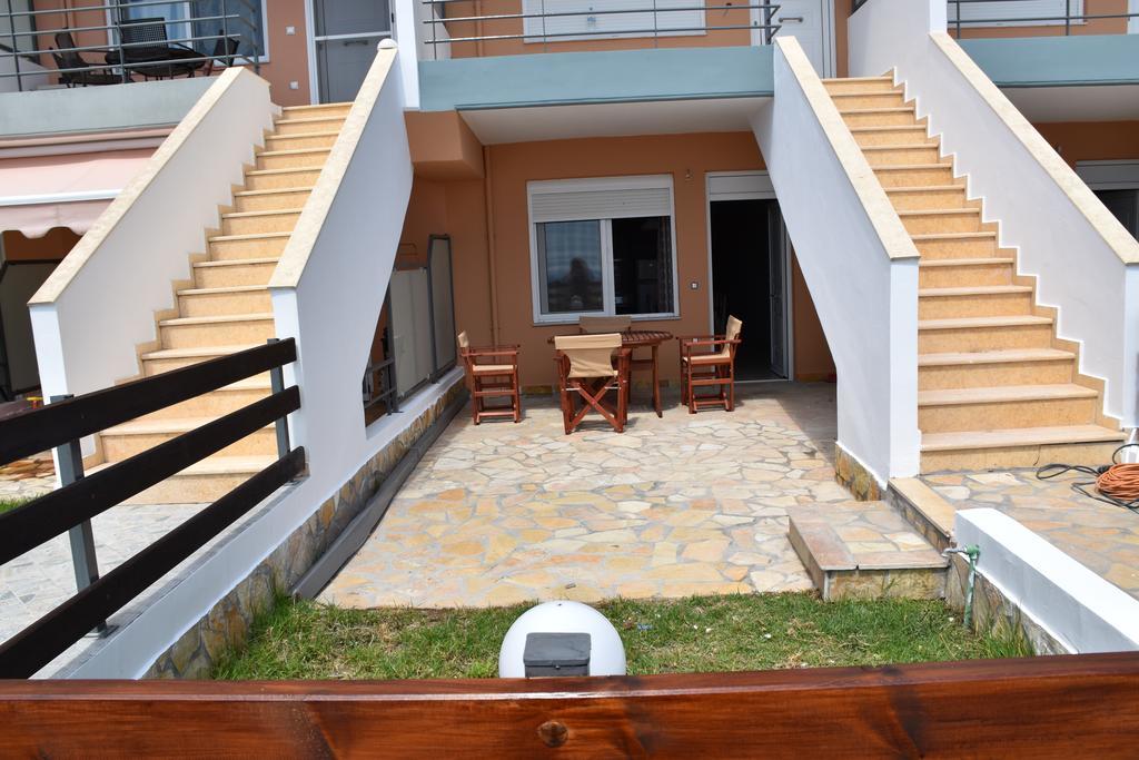 Aperanto House Paralia Loutsas Exterior foto