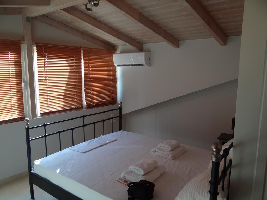 Aperanto House Paralia Loutsas Exterior foto