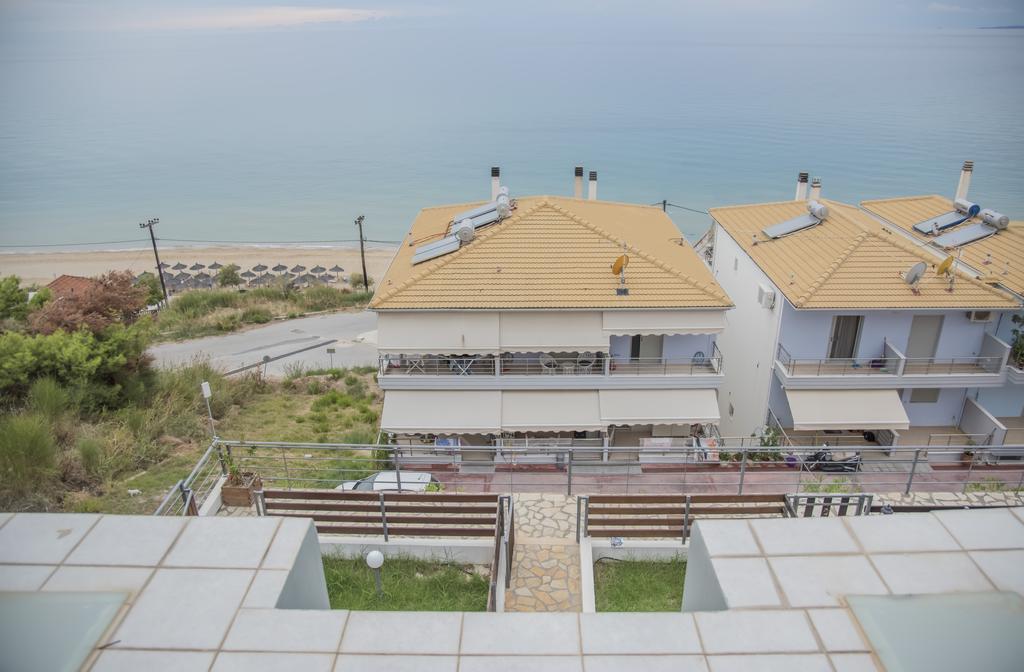 Aperanto House Paralia Loutsas Exterior foto